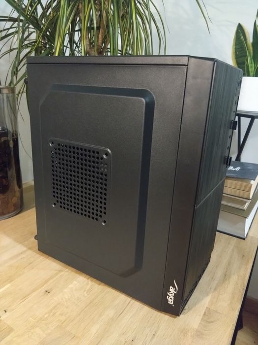 Komputer PC stacjonarny AMD Radeon ryzen 5 16 GB ram