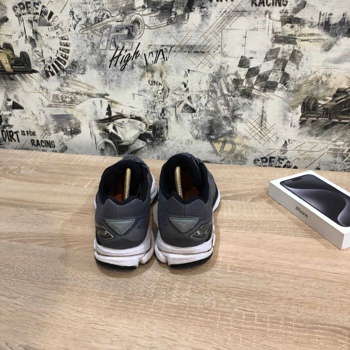 Кросівки чоловічі Mizuno Wave Rider - 43 розмір