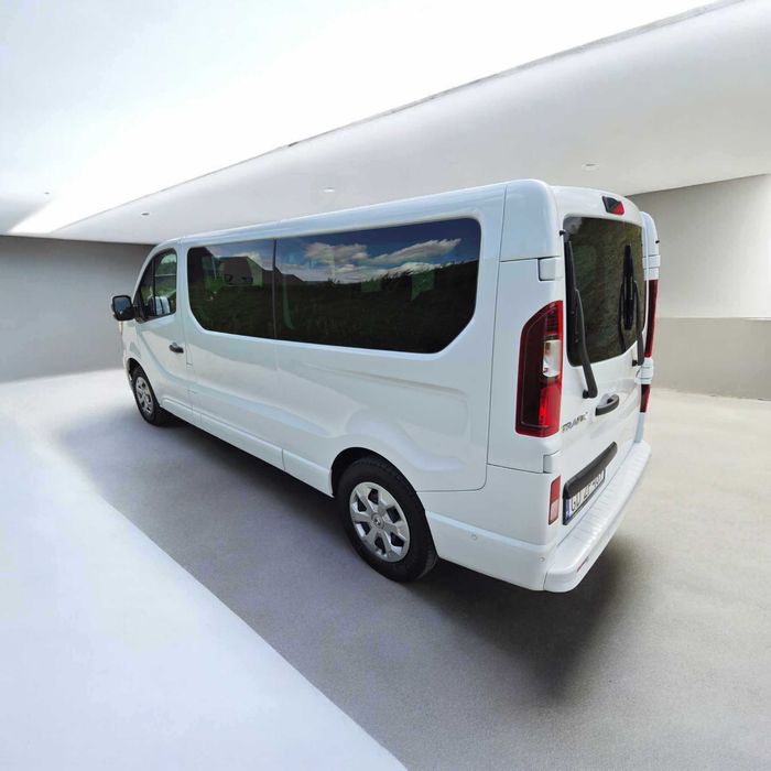 Wynajem Busa 9-Osobowy Renault Trafic Long, Nowy Model, 150 KM