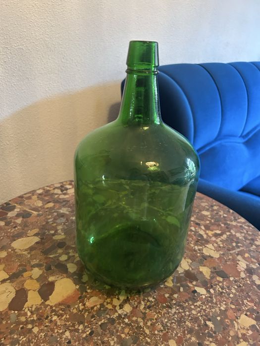 garrafões de vidro verde clássicos