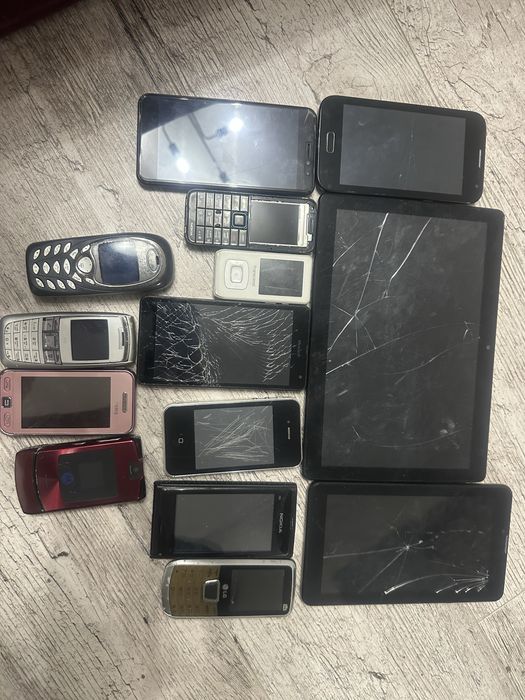 Телефони, планшет