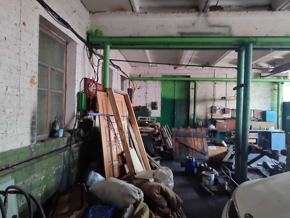 Продам  виробничо складськi примiщення Пр-т Миру 243. м.Чернiгiв