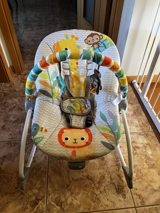 Espreguiçadeira como nova, vibra e balança