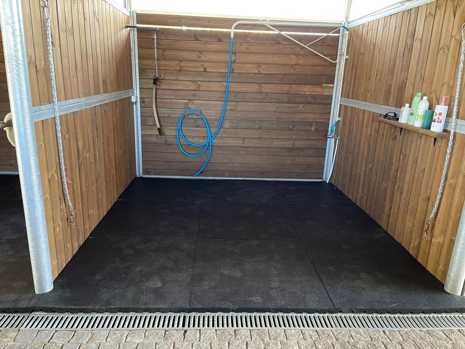 Piso Equestre Especial em Placas Resistentes