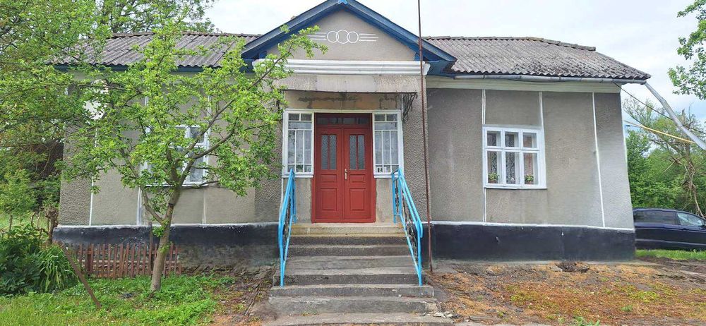 Затишний будинок біля підніжжя гори. Продаж по програмах!_Г
