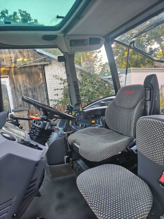 Claas Arion 420
