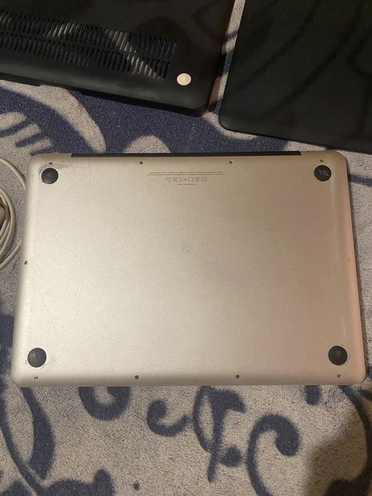 MacBook Pro 13 Дюймів