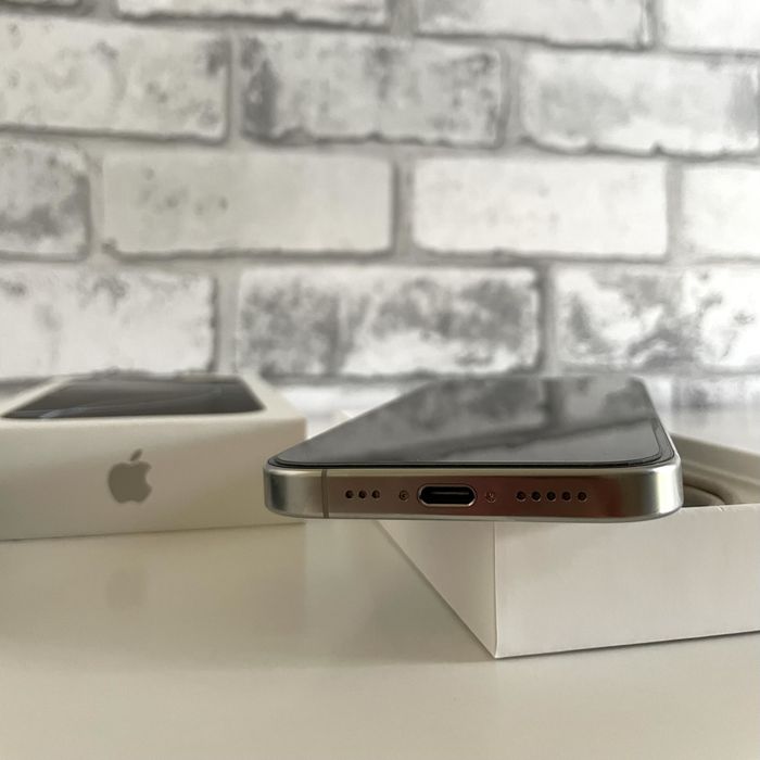 Sprzedam iPhone 16 Pro 256GB White Titanium