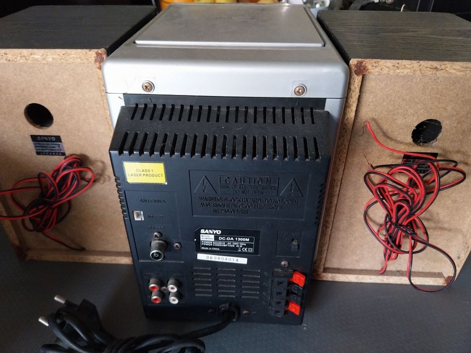 Aparelho de som mp3 sanyo c/ cd /radio/k7/ colunas  completo impecavel