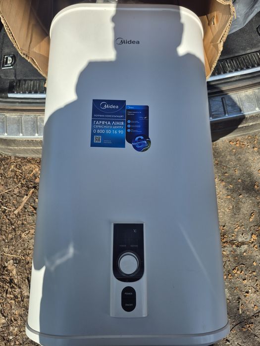 Водонагрівач  MIDEA D50/80/100-20ED2(D)  - це електричний накопичувальний плоский бойлер настінного монтажу із  сухим  теном. Завдяки плоскій формі ві