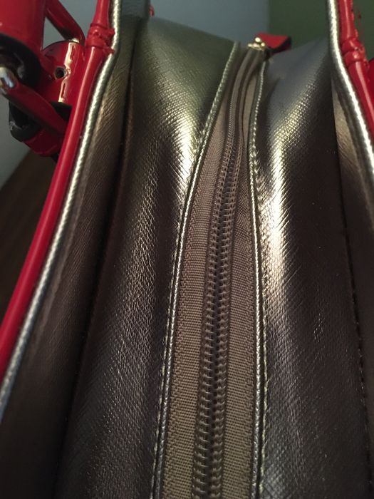 Mala de senhora da marca Chenson.