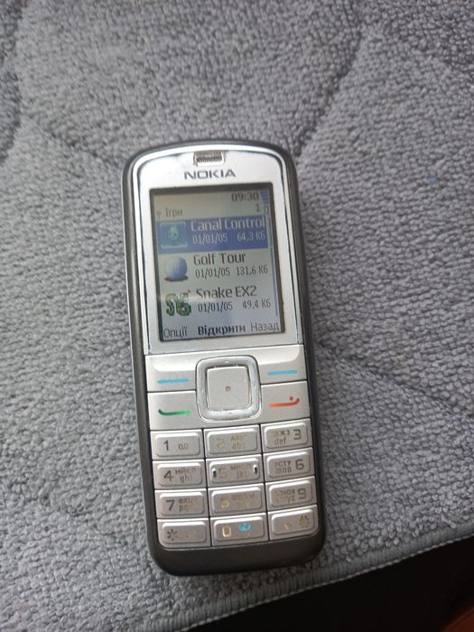 Мобильный телефон Nokia 6070