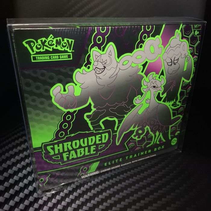 ETB Shrouded Fable +PROTEKTOR - Pokémon TCG