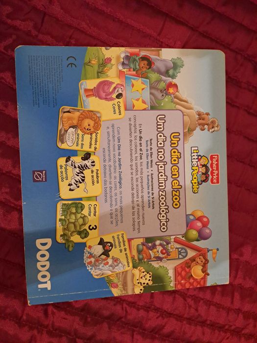 Livro Infantil "Um dia no jardim Zoológico"