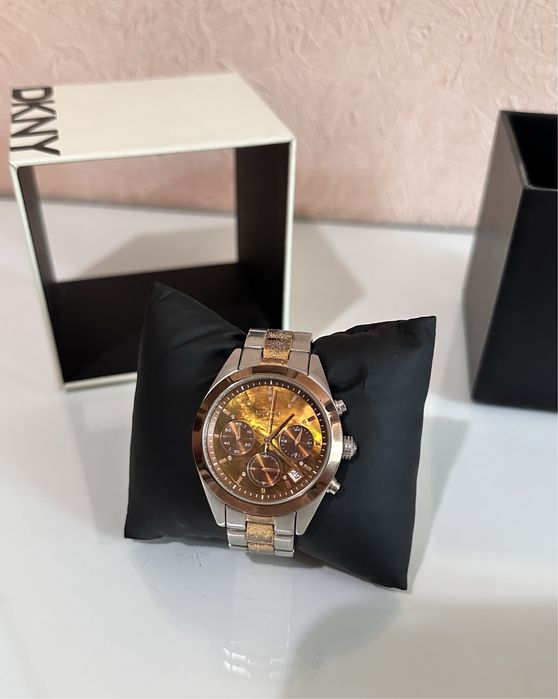 Годинник DKNY