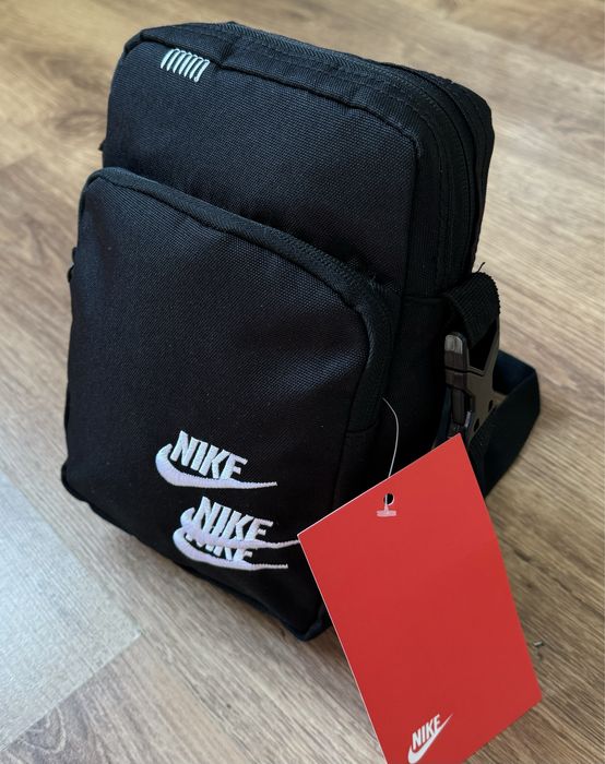 Сумка мессенджер Nike Swosh