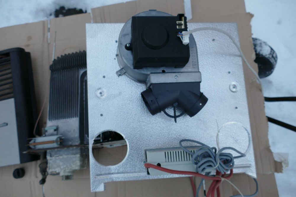 Piec ogrzewanie Truma Trumatic S3002 do przyczepy kempingowej kampera