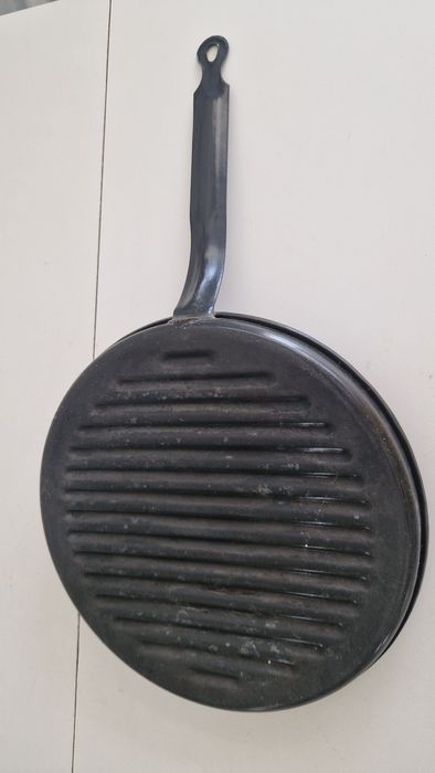 Frigideira / grelhador preto