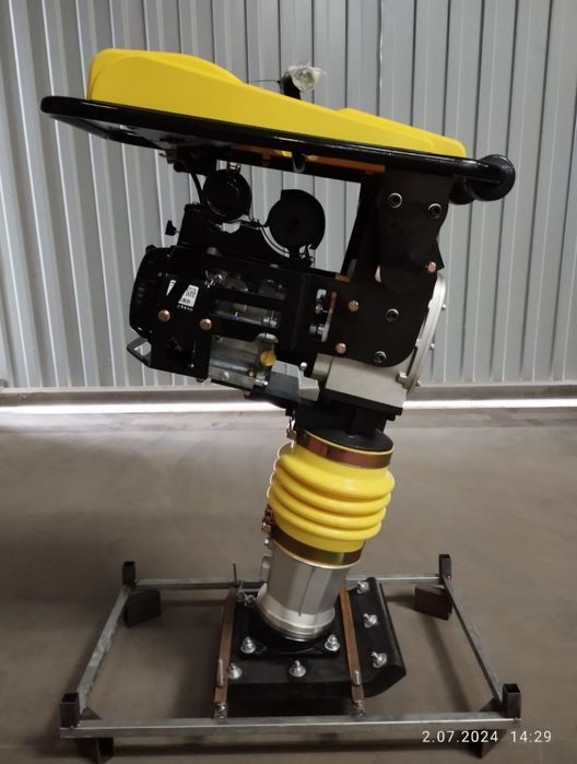 Skoczek Stopa wibracyjna  ubijak zagęszczarka AGM-POL silnik Briggs&St