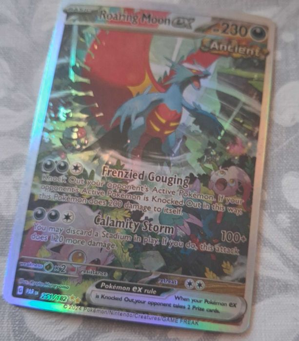 Roaring moon ex 251/182  Paradox Rift