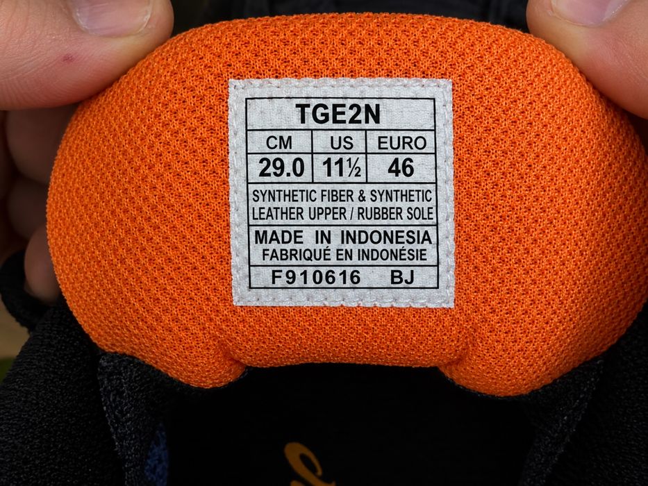 Кросівки ASICS. TGE2N б/у