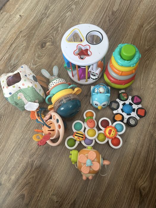 Лот іграшок для дитини від 1 року