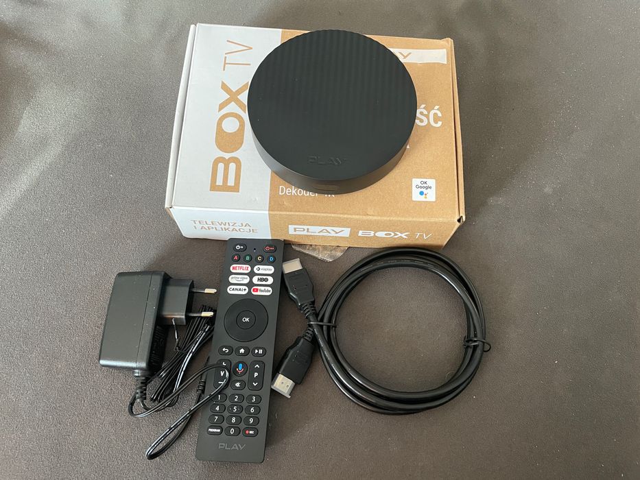 Play Now Android TV Box 4 (3GB) + TV z Polski i całego świata + DVBT2