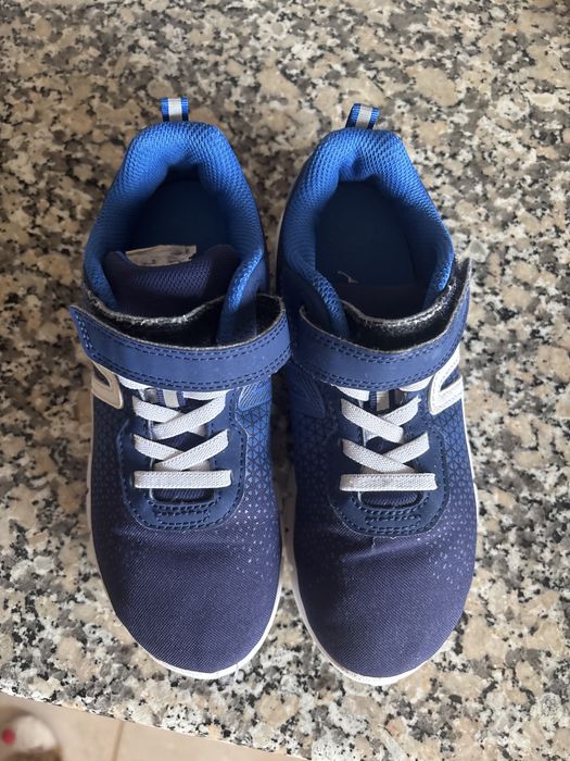 Tenis menino numero 33