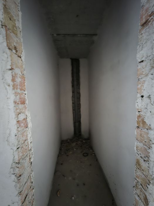 Двокімнатна квартира в зданому будинку!