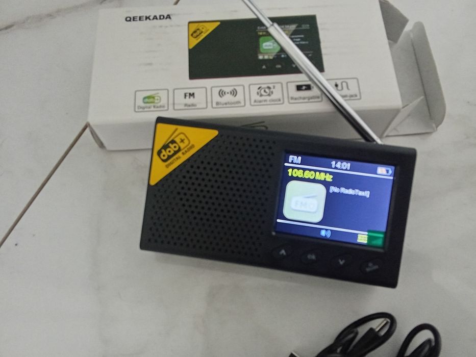 Портативне акумуляторне радіо