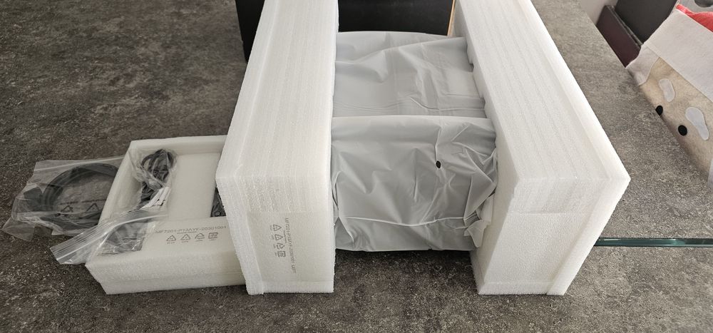 Projector Yaber K3 1600 ANSI Lumens/Android/JBL/NFC *Novo*