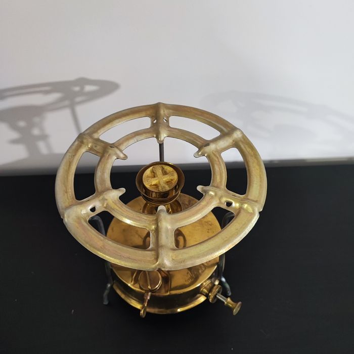 PRL - stara kuchenka na naftę