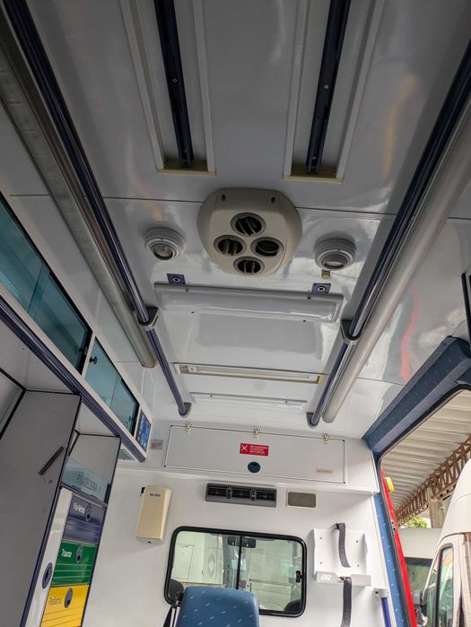 Ambulância avariada