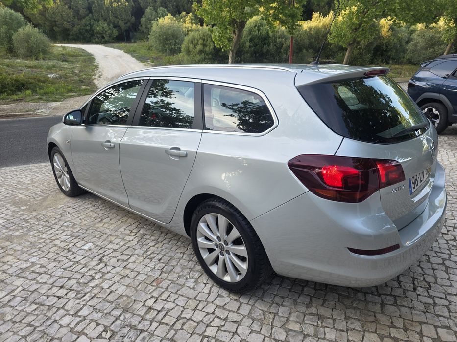 Opel Astra SportsTourer 1.3 Cdti 95cv ( Apenas 46 mil kms )