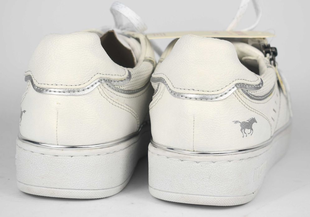 Nowe sneakersy Mustang roz. 39