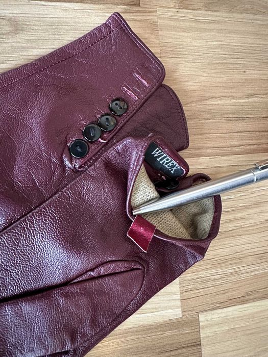 Burgundowe rękawiczki ze skóry naturalnej. Guziczki.