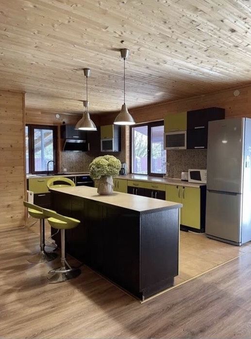 Здається у подобову або довгострокову аренду заміський будинок