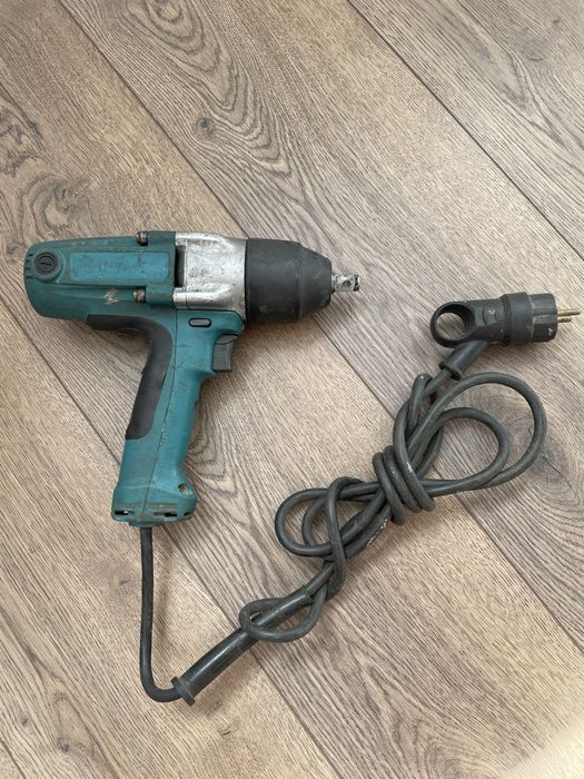 Ударний гайковерт Makita