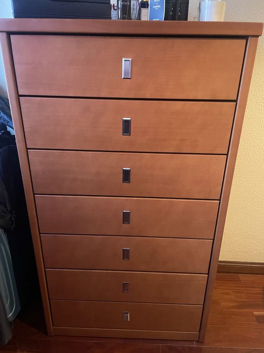 Mobilia de quarto castanha