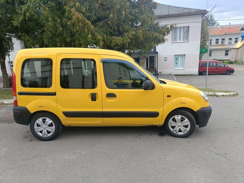 Рено Кенго мінівен пасажир