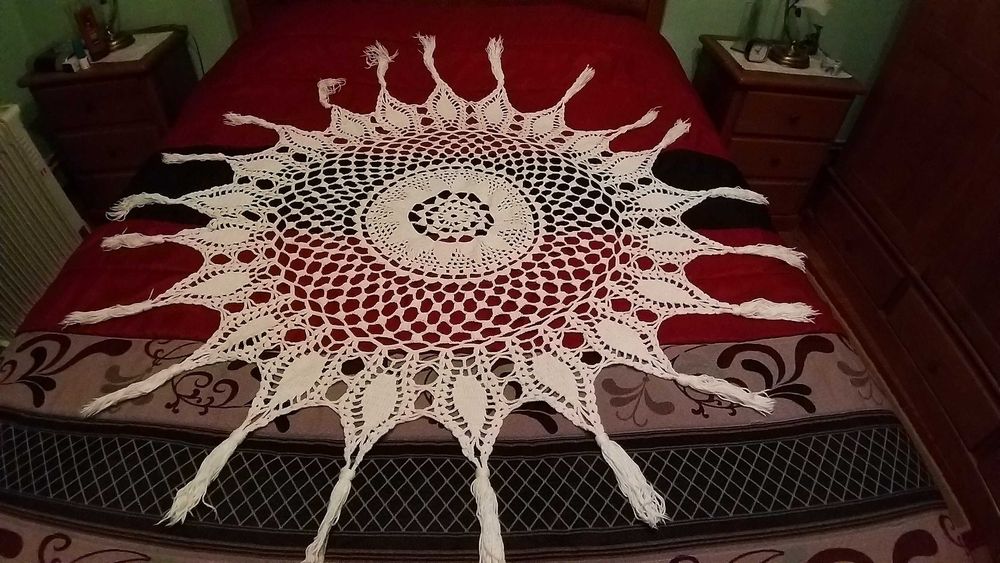 toalha centro de mesa em renda feita á mão 5