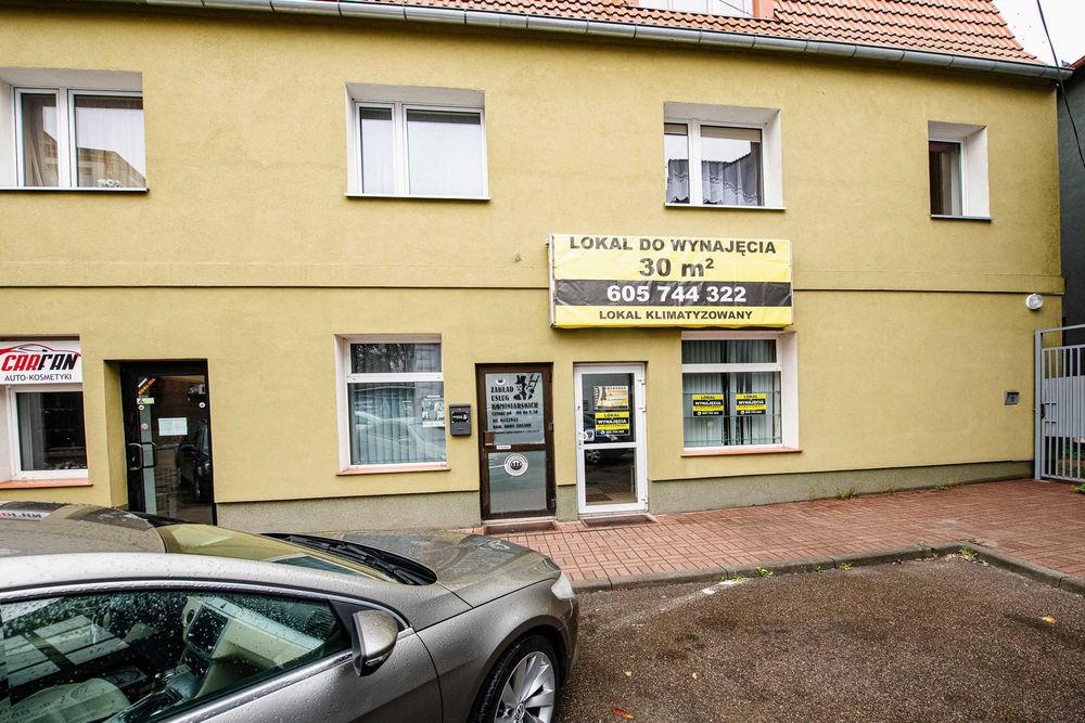 Wynajmę lokal  30 m2  centrum Iławy ul. Niepodległości 6A.