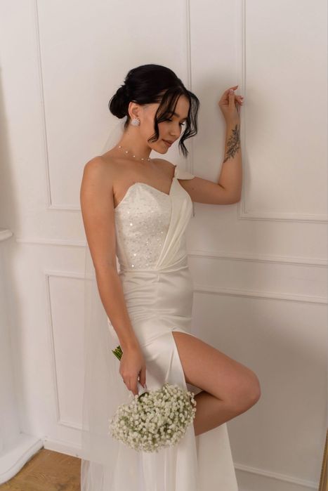 Продам весільну сукню