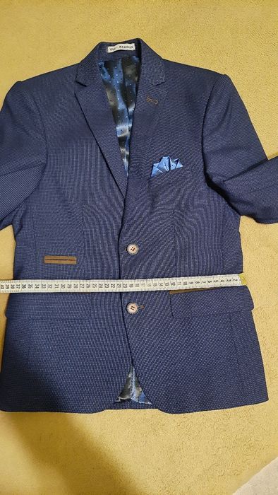 Новий костюм на хлопчика 152