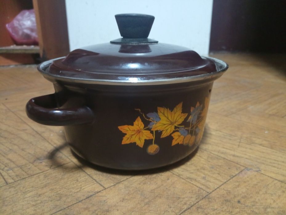 Кастрюля, об,ем 1,5 литра
