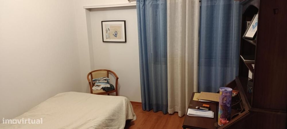 Quarto - localizado em Lisbon
