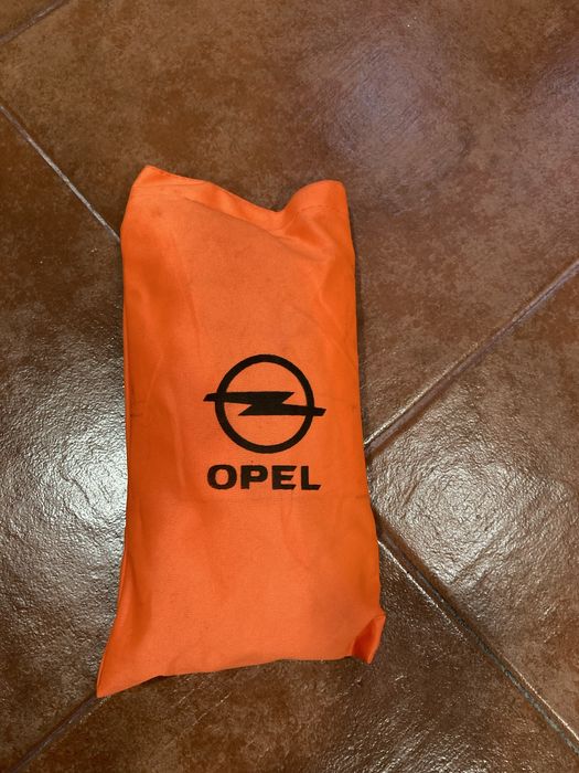 Triângulo e colete Opel