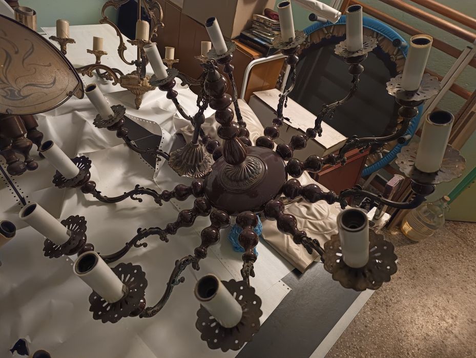 Żyrandol 12 ramienny. Stan bdb