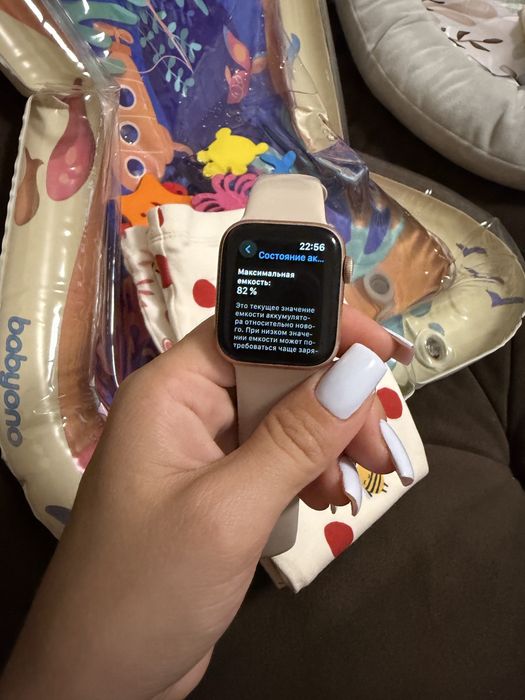 Смарт-годинник Apple Watch SE 40 mm