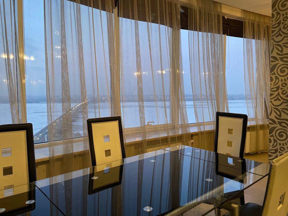 Мост сити Апартаменты. 2 кв Королева Елизавета 2